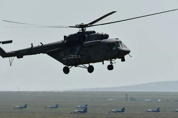 Четыре человека погибли при крушении вертолета на Чукотке