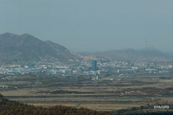 КНДР возобновляет военные учения вблизи границы с Южной Кореей