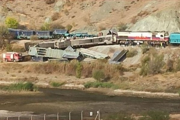 В Турции столкнулись грузовые поезда: погибли люди