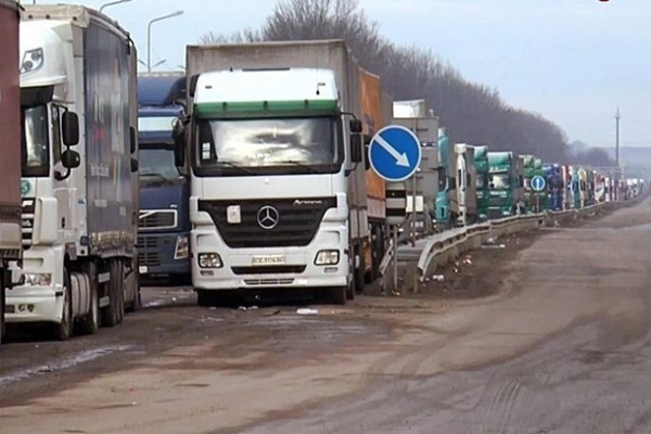 Польша предоставит еще пять тысяч разрешений на перевозки для Украины