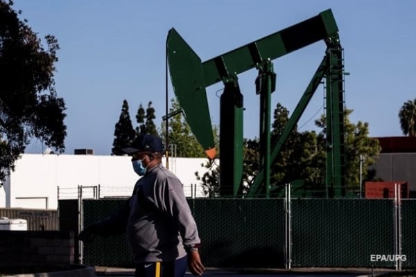 Цены на нефть превысили 57 долларов