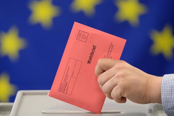 В Албании проходят парламентские выборы, от которых зависят переговоры о членстве в ЕС