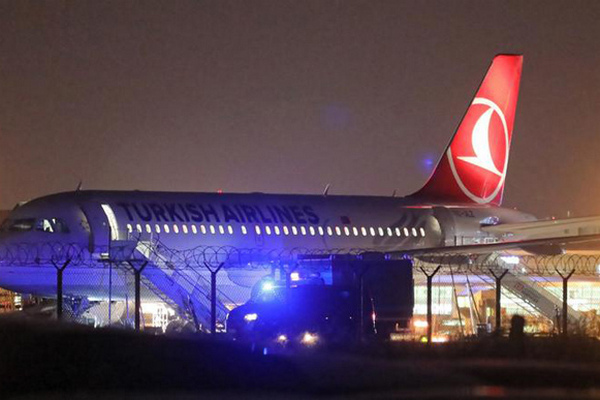В аэропорту Варшавы после сообщения о бомбе эвакуировали самолет