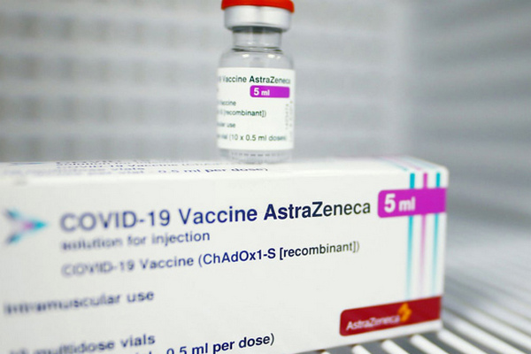 Только с 60 лет Испания ограничила применение вакцины AstraZeneca