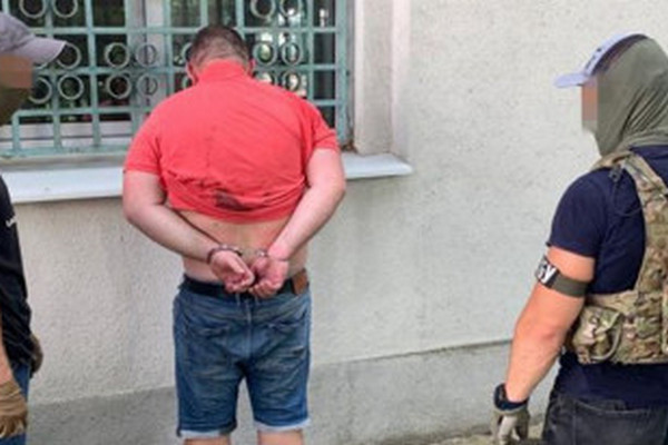 В Ровно задержан организатор наркогруппировки, которая сбывала кокаин из Латинской Америки