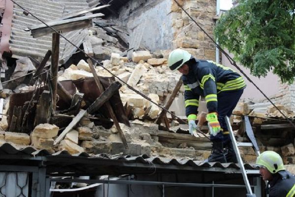 В Одессе на парковку рухнул двухэтажный дом