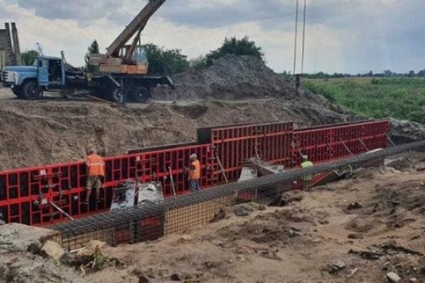 На Львовщине ремонтируют мост на дороге Пирятин – Гораец