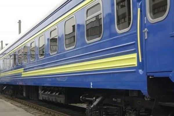Возле Тернополя с рельсов сошел пассажирский поезд