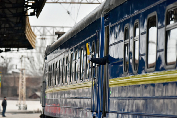 В Запорожье сошли с рельсов поезда — УЗ сообщила о задержках рейсов
