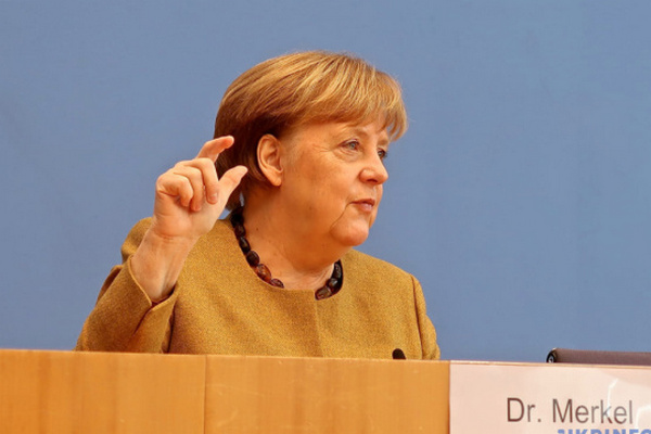 Меркель планирует посетить Украину 22 августа