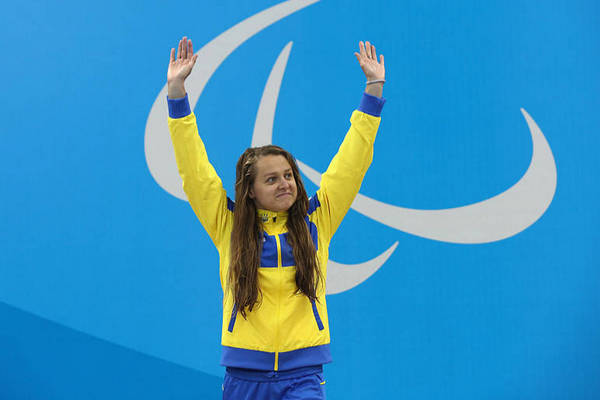 Украинская пловчиха Стеценко завоевала «золото» на Паралимпиаде в Токио