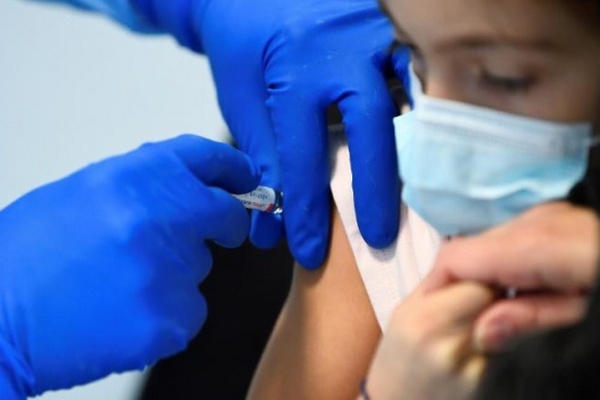 Pfizer заявила о безопасности и эффективности COVID-вакцины для детей 5-11 лет
