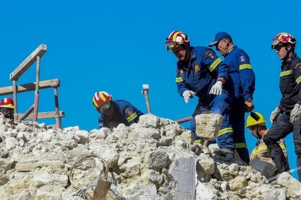 Из-за землетрясения на Крите пострадали 20 человек