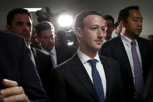 Цукерберг отвергает обвинения бывшей сотрудницы Facebook