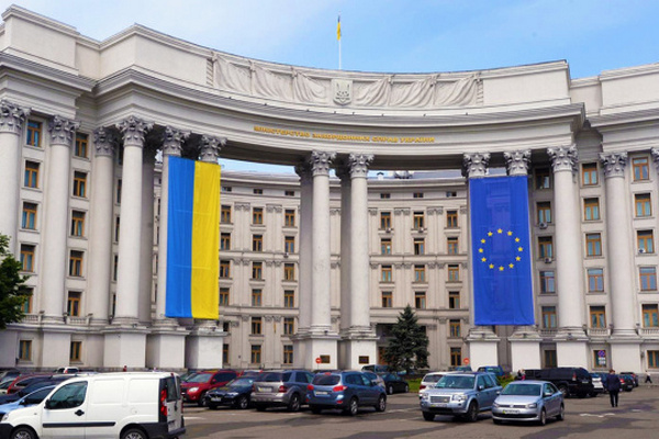 МИД: Украина готова пустить международные организации к задержанному российскому боевику