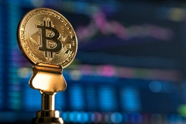 Цена Bitcoin впервые за полгода превысила $60 тысяч