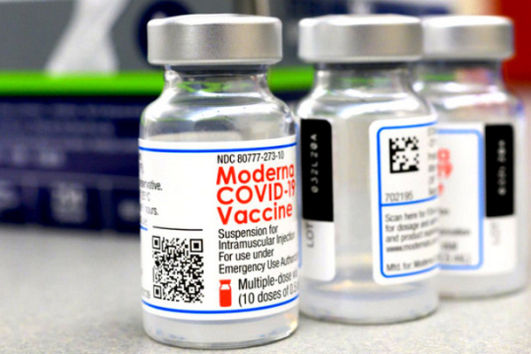 Украина до конца недели получит почти 3 миллиона доз вакцины Moderna