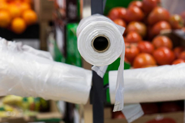 В Украине утвердили цены на пластиковые пакеты – минимум 2 гривни