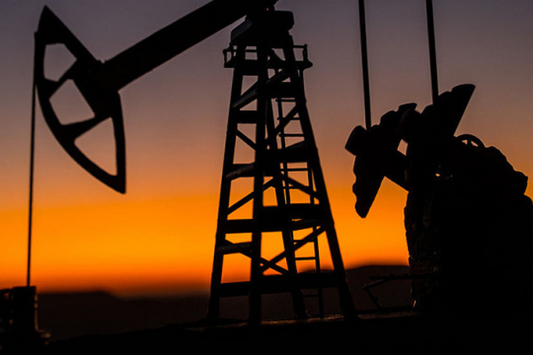 Нефть дорожает в ожидании повышения спроса на топливо