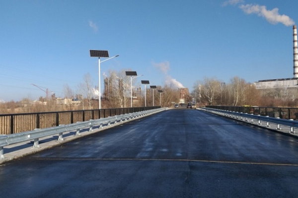 Первую полосу моста между Северодонецком и Лисичанском открыли для транспорта – Гайдай