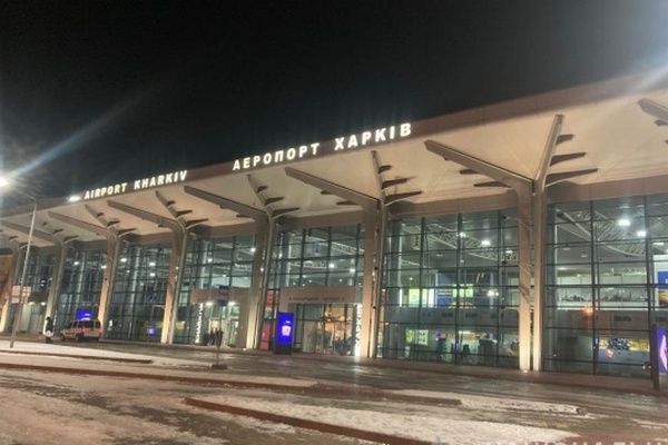 В Харькове самолет не смог вылететь вовремя из-за сообщения о минировании аэропорта