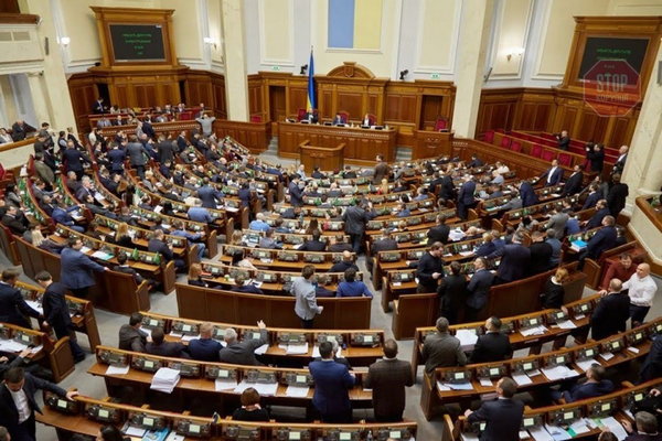 Рада упростила предоставление гражданства иностранцам, воевавшим на востоке за Украину