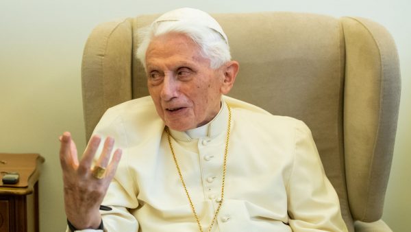 Ватикан защищает достижения Папы Бенедикта XVI в борьбе с сексуальным насилием со стороны духовенства
