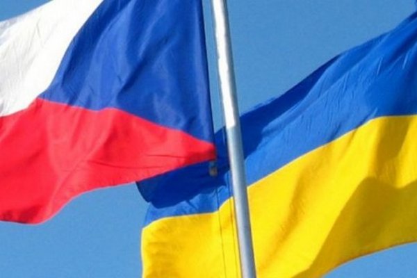 Чехия, Латвия и Эстония пока не готовятся отзывать сотрудников посольств в Украине