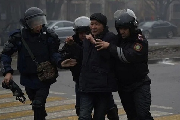 МВД Казахстана заявило о задержании более 4400 человек, среди них — «иностранцы»
