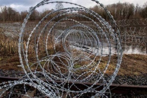 Польша строит «стену» на границе с Беларусью одновременно в четырех местах