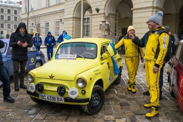 Семья из Львова на «Запорожце» отправилась на Rallye Monte-Carlo
