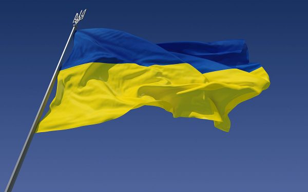 Украинский кризис: депутаты Рады подняли флаги, чтобы поблагодарить страны за поддержку