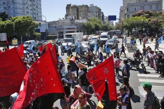 Жители аргентинской столицы перекрывают дороги в знак протеста против арестов за кокаин