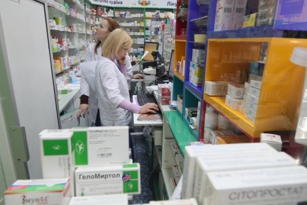 Минздрав призвал работников аптек выйти на работу