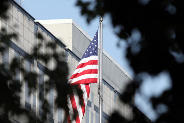 Госдеп назвал «обдуманным шагом» приостановку работы посольства США в Киеве