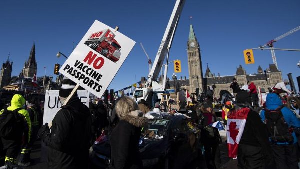 Канада: Оттава объявляет чрезвычайное положение в связи с протестами COVID-19