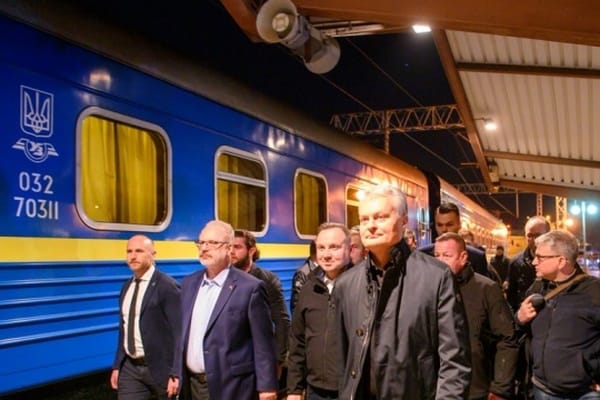 Президенты Польши, Литвы, Латвии и Эстонии едут в Киев