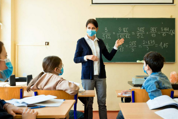В Украине завершили учебный год почти 280 школ, более 12,5 тысячи – еще продолжают