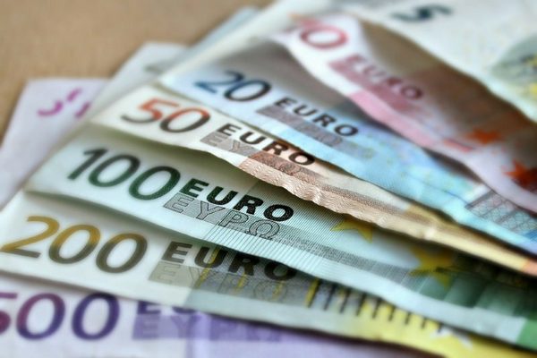 Украинцам в Словакии выплатят до 380 евро – кого касается и как получить