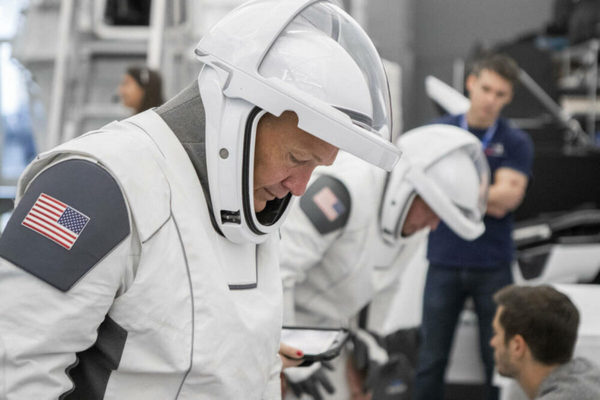 Одежка на 3,5 миллиарда баксов – кто будет делать скафандры для астронавтов NASA
