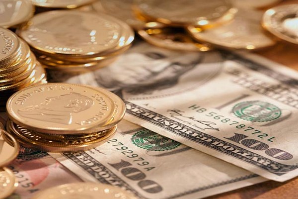 Курс покупки иностранной валюты в банках растет