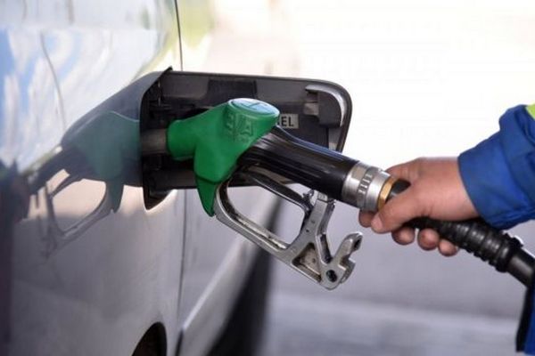 Украинцы стали меньше жаловаться на высокие цены на топливо
