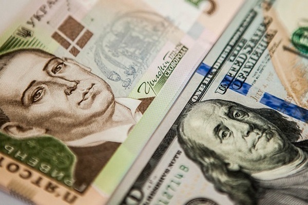 Ослабление официального курса гривны: в Минфине объяснили, почему поднялся курс доллара