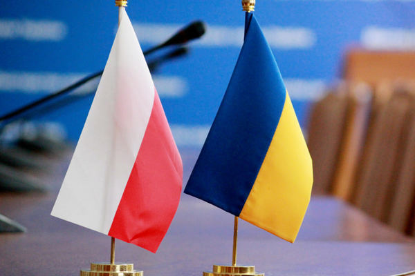 Польша анонсировала выплату помощи пострадавшим от войны украинцам: кто и сколько получит
