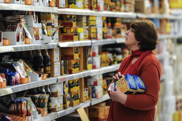 В украинских супермаркетах снизились цены на крупы: где дешевле купить гречку, пшено и макароны