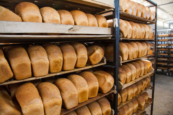 В Украине взлетели цены на хлеб: супермаркеты обновили стоимость популярных сортов