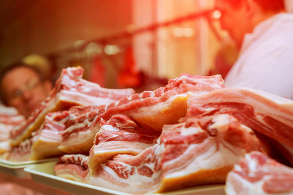 В Украине резко подорожали два вида мяса и сало: сколько стоят продукты в конце октября