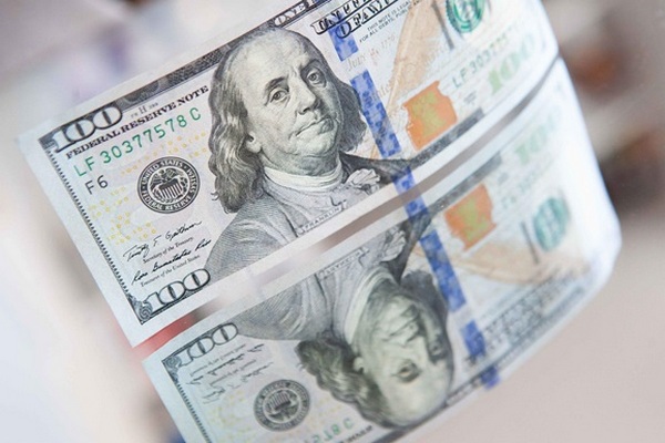Украинцам советуют не скупать доллары в банках и обменниках: аналитики назвали главные причины