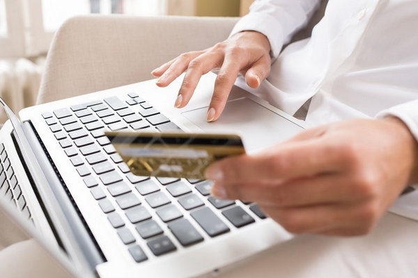 Плюсы, минусы и риски – стоит ли брать кредит онлайн?