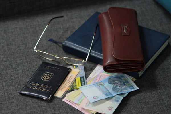 Всем украинцам дадут доплаты к пенсиям за счет благотворительных пожертвований: Рада приняла закон